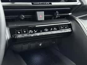 Toyota C-HR (2026) thumbnail 7