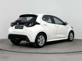 Toyota Yaris (2021) thumbnail 2
