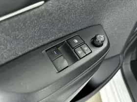 Toyota Yaris (2021) thumbnail 19