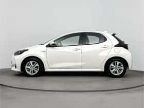 Toyota Yaris (2021) thumbnail 3