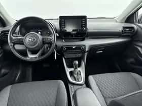 Toyota Yaris (2021) thumbnail 4
