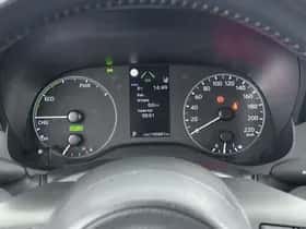 Toyota Yaris (2021) thumbnail 5
