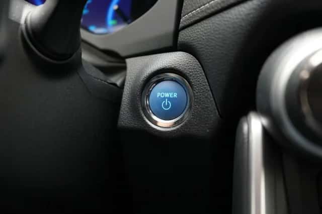 Toyota RAV4 (2022) thumbnail 4