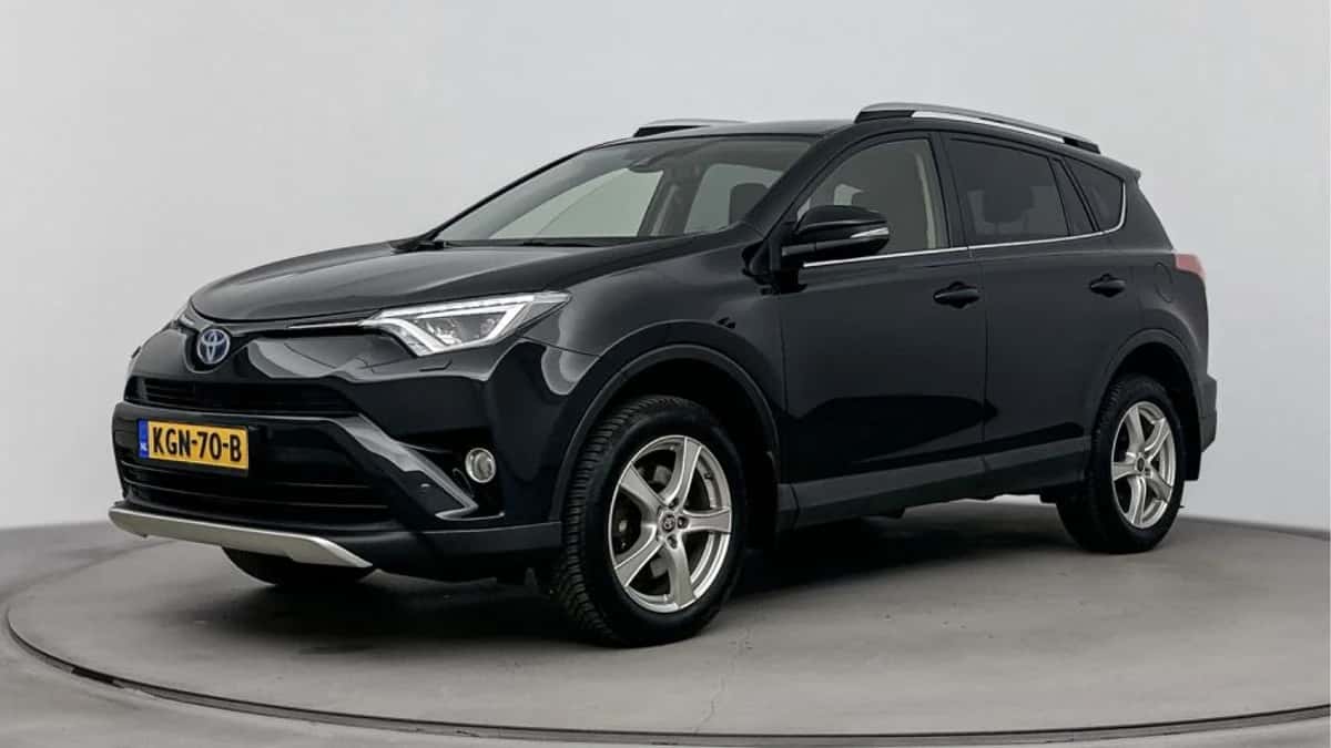 Toyota RAV4 (2016) — foto 1