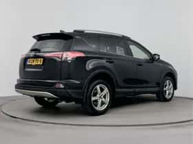 Toyota RAV4 (2016) thumbnail 2