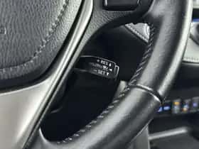 Toyota RAV4 (2016) thumbnail 15