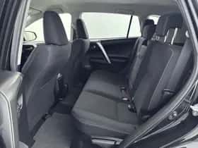 Toyota RAV4 (2016) thumbnail 17