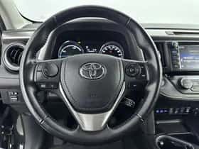 Toyota RAV4 (2016) thumbnail 18