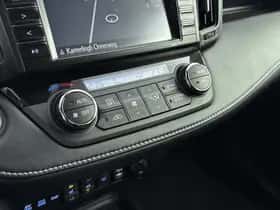 Toyota RAV4 (2016) thumbnail 10