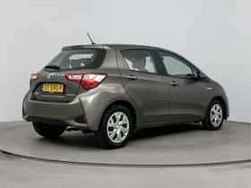 Toyota Yaris (2018) thumbnail 2