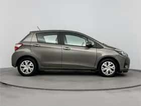 Toyota Yaris (2018) thumbnail 12