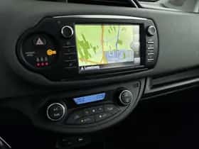 Toyota Yaris (2018) thumbnail 18