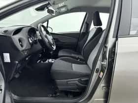 Toyota Yaris (2018) thumbnail 5