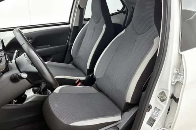 Toyota Aygo (2021) thumbnail 4