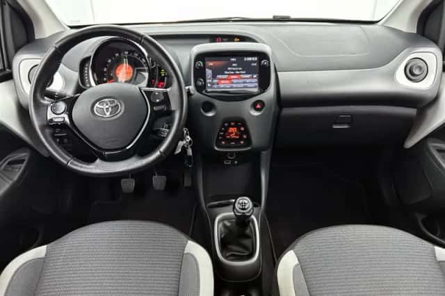 Toyota Aygo (2021) thumbnail 5