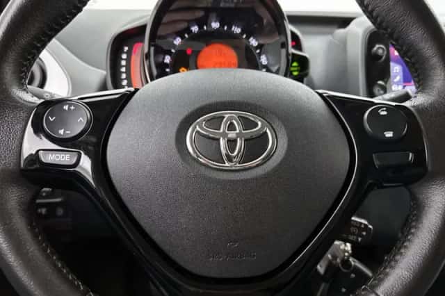 Toyota Aygo (2021) thumbnail 6