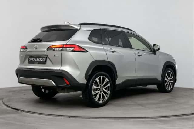 Toyota Corolla Cross (2024) thumbnail 2