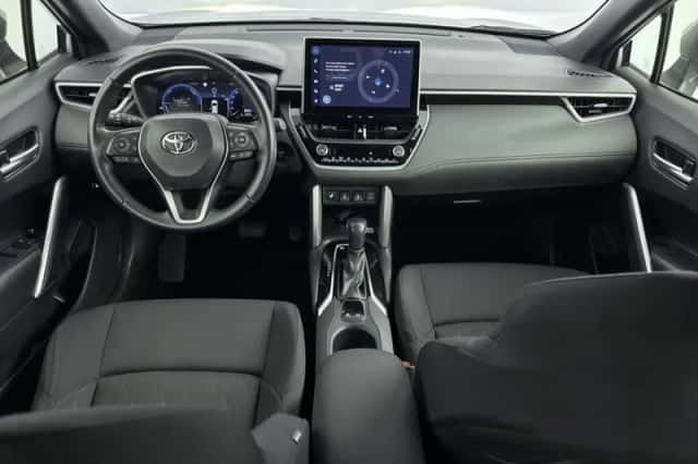 Toyota Corolla Cross (2024) thumbnail 5