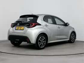 Toyota Yaris (2021) thumbnail 2