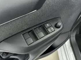 Toyota Yaris (2021) thumbnail 18