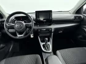 Toyota Yaris (2021) thumbnail 4