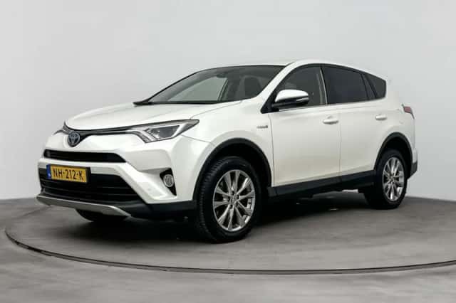 Toyota RAV4 (2017) thumbnail 1