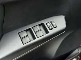 Toyota RAV4 (2016) thumbnail 22