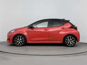 Toyota Yaris (2021) thumbnail 3