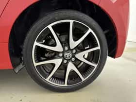 Toyota Yaris (2021) thumbnail 23