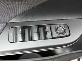 Toyota C-HR (2024) thumbnail 26