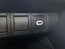 Toyota C-HR (2024) thumbnail 29