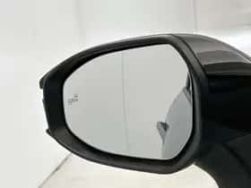 Toyota C-HR (2024) thumbnail 35