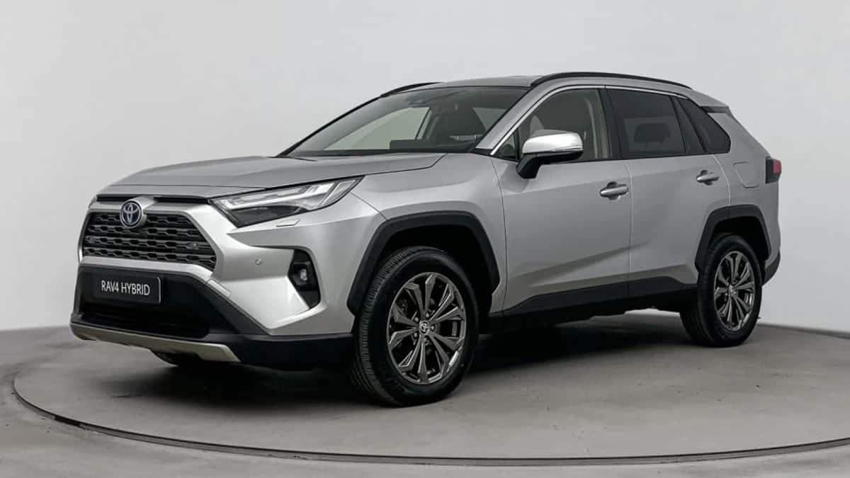 Toyota RAV4 (2024) — foto 1