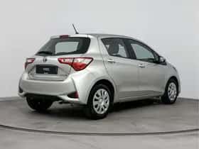 Toyota Yaris (2019) thumbnail 2