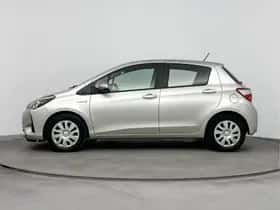 Toyota Yaris (2019) thumbnail 3