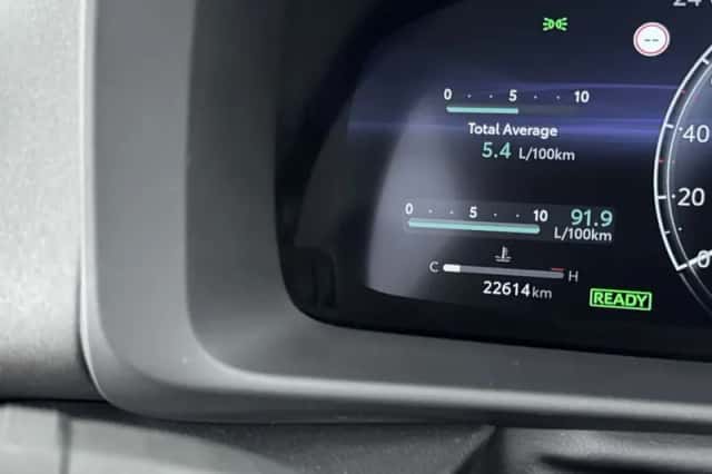 Toyota C-HR (2025) thumbnail 5