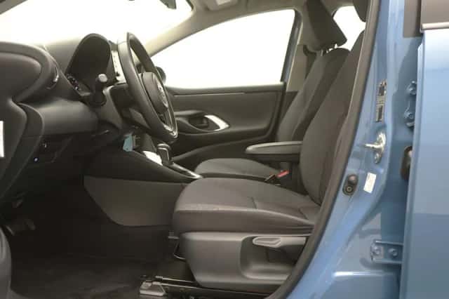 Toyota Yaris (2021) thumbnail 6