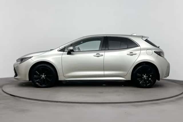Toyota Corolla (2022) thumbnail 3