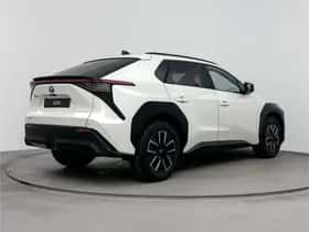 Toyota bZ4X (2026) thumbnail 2