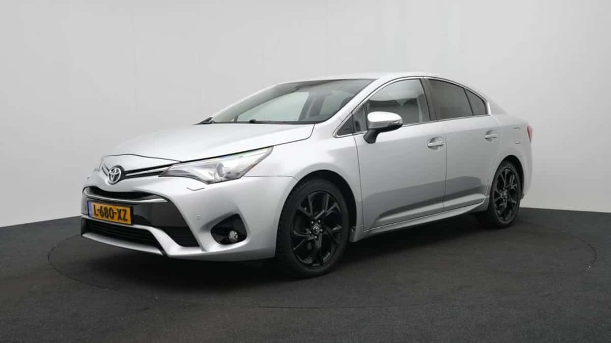 Toyota Avensis (2016) — foto 1