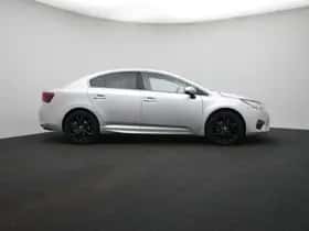 Toyota Avensis (2016) thumbnail 11