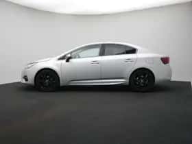 Toyota Avensis (2016) thumbnail 3