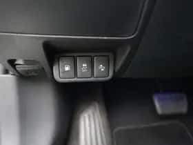 Toyota Avensis (2016) thumbnail 9