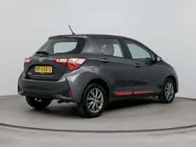 Toyota Yaris (2017) thumbnail 2