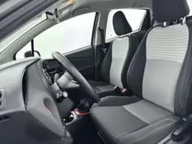 Toyota Yaris (2017) thumbnail 15