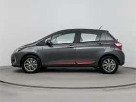 Toyota Yaris (2017) thumbnail 3