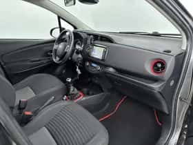 Toyota Yaris (2017) thumbnail 6