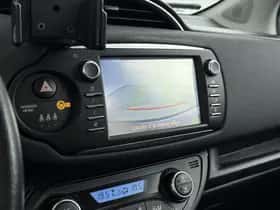 Toyota Yaris (2017) thumbnail 8