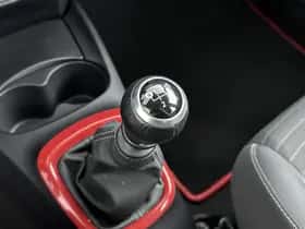 Toyota Yaris (2017) thumbnail 10