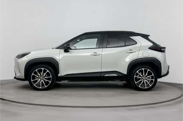 Toyota Yaris_Cross (2023) thumbnail 3